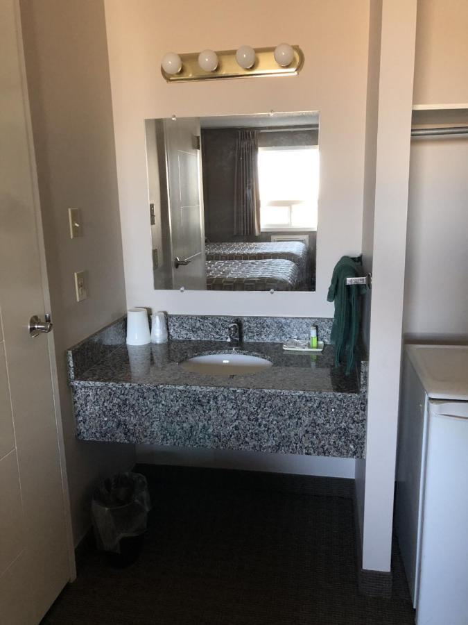 Arbour Ridge Inn & Suites Kindersley Dış mekan fotoğraf